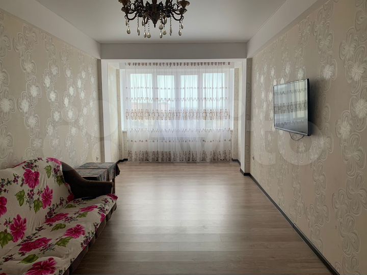 2-к. квартира, 80 м², 8/9 эт.