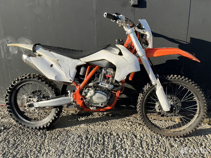 Полноразмерный Avantis A7 - 250 с подвеской KKE