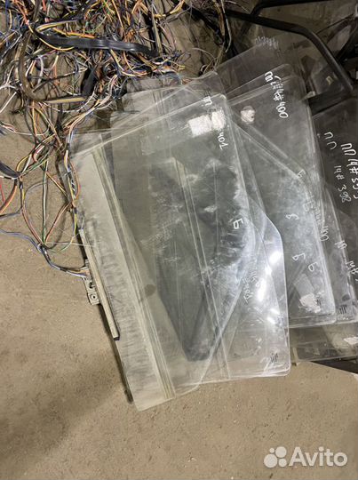 Правое переднее опускное стекло 2114 2115 2109 210