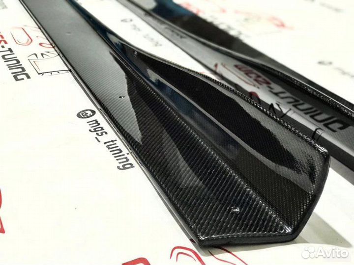 Лезвия порогов карбон BMW M4 F82