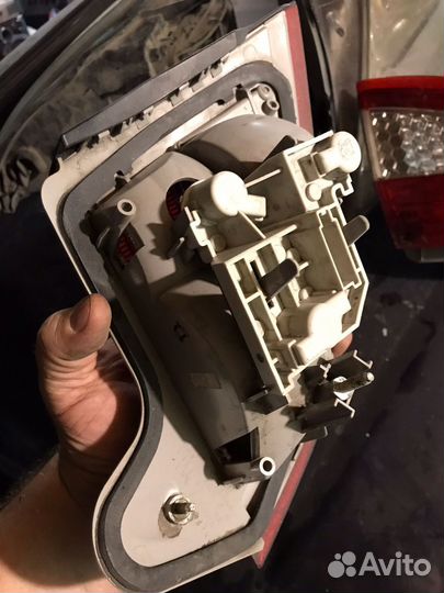 Задние фары Ford Mondeo 4