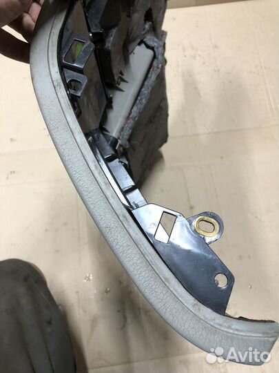 Audi A4 B6/B7 Полка под руль