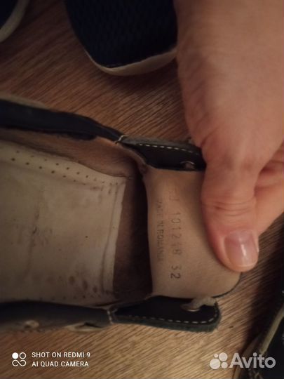 Туфли (32 размер) и кроссовки (30 размер)