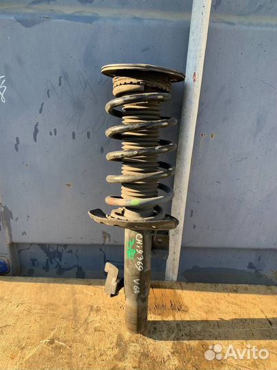 Стойка амортизатор Volvo S60 V60 передняя левая