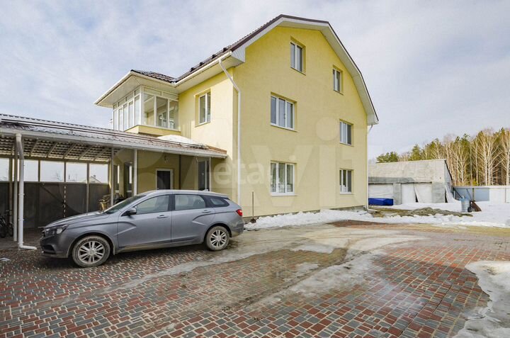 Таунхаус 190 м² на участке 10 сот.