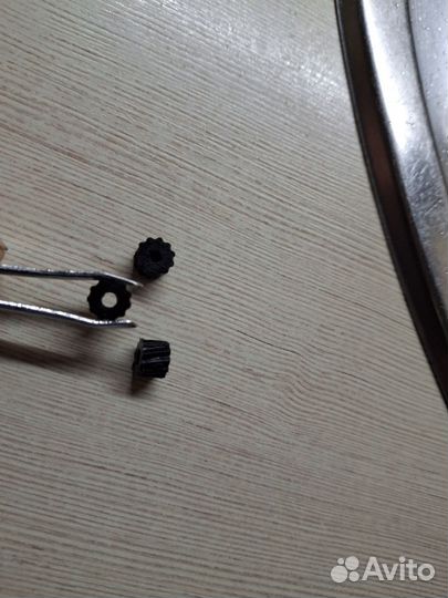 Запчасти, шестерёнки на редуктор,к мойщику окон