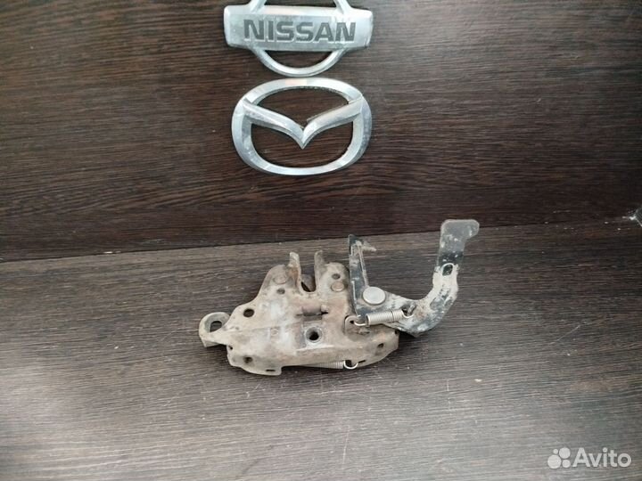 Замок капота Nissan Pulsar FN15