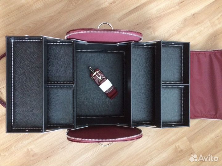 Кейс для макияжа, маникюра, парикмахера