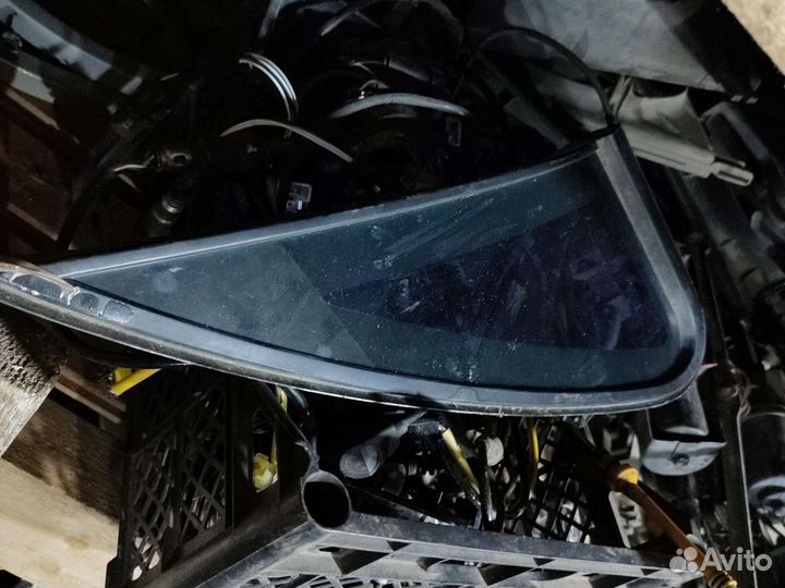 Задняя правая форточка Chevrolet Lacetti седан