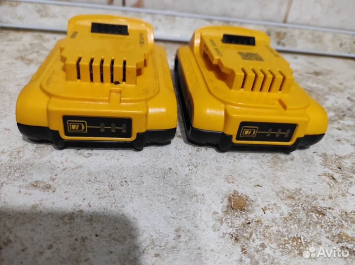 Аккумуляторы DeWalt DCB 183
