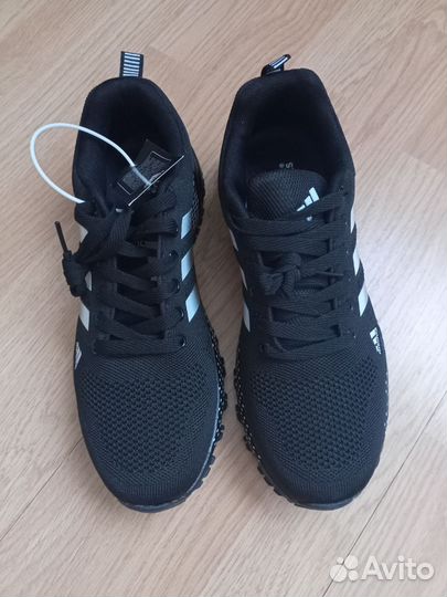 Новые стильные кроссовки Adidas 43 размер