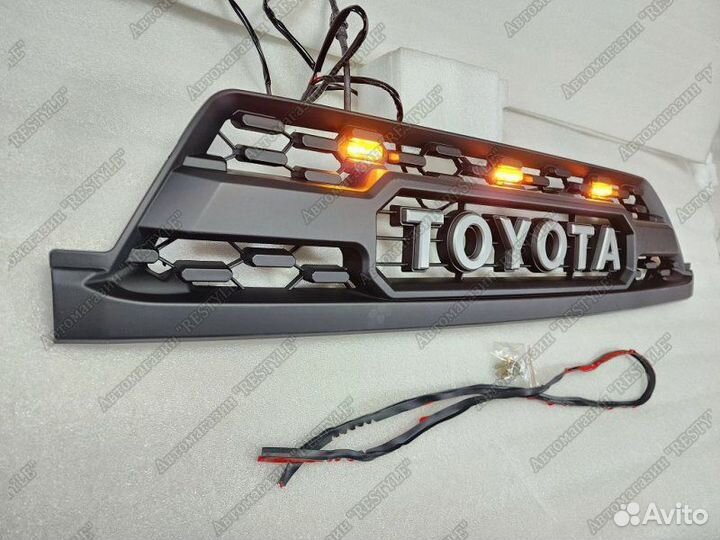 Решетка радиатора передняя Toyota Hilux Surf 215