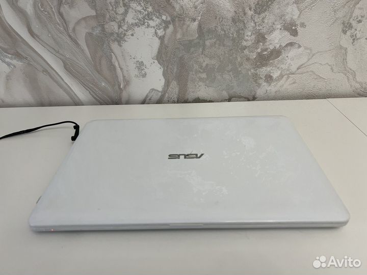 Ноутбук Asus
