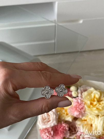 Золотые серьги van cleef