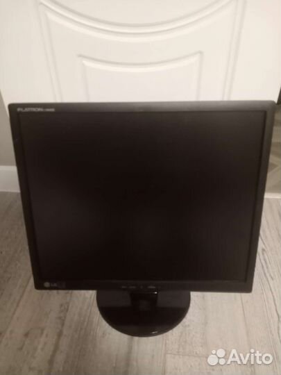 Монитор LG flatron e 1942Se
