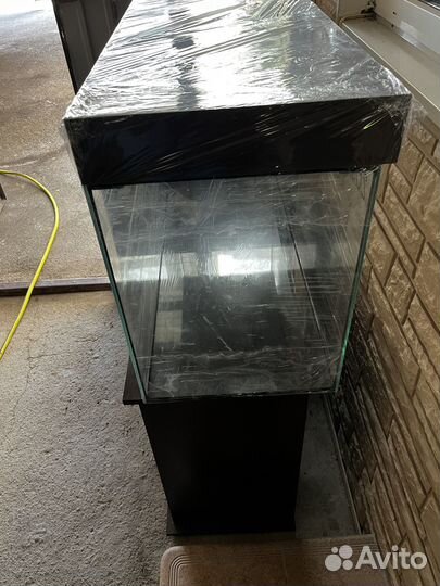 Аквариум с тумбой 200л новый в наличии