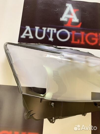 Стекло фары Lexus GS 4 2011-2015 правое