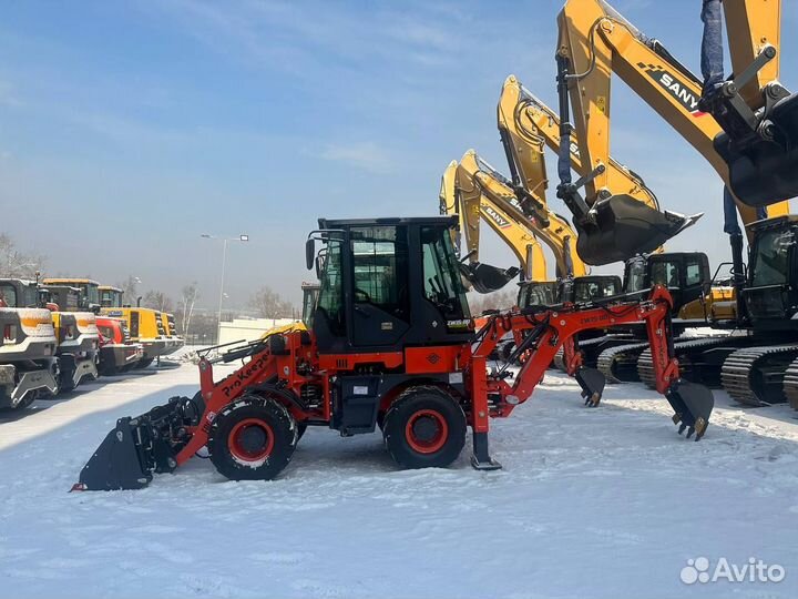 Водитель маленького эксковатора