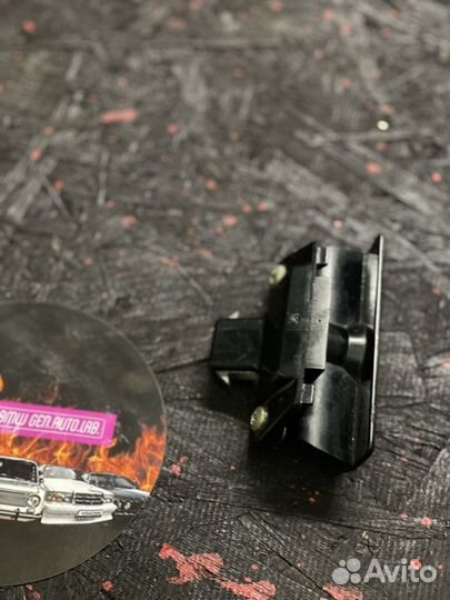 Ручка бардачка е34