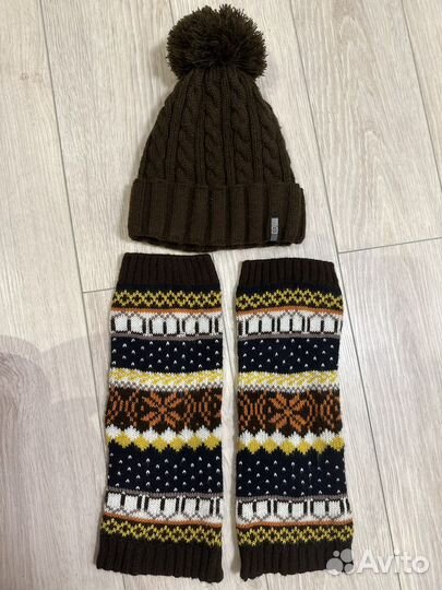 Женская шапка и наколенники