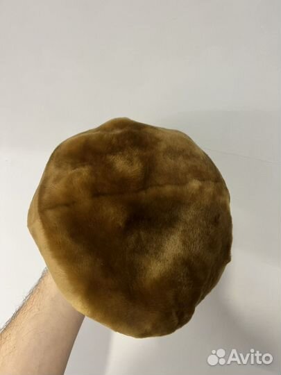 Шапка женская-берет мутоновый