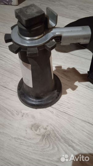 Домкрат резьбовой бутылочный бу