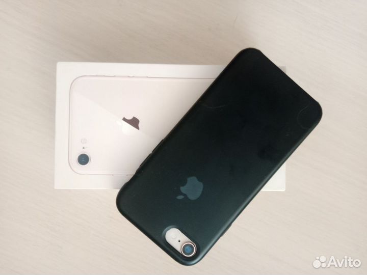 Телефон iPhone 8 64 gb