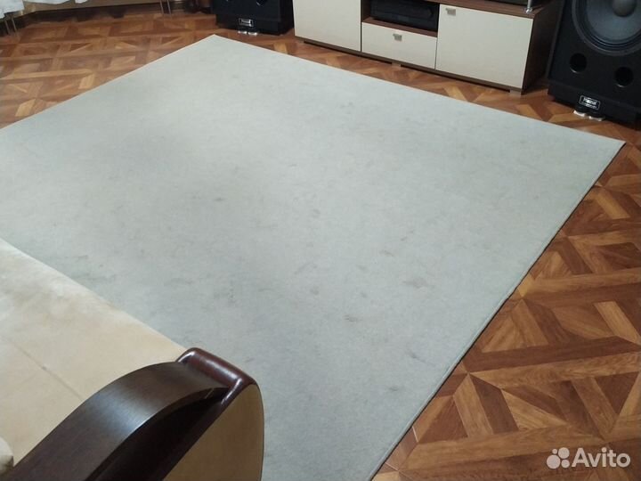 Ковёр напольный (2.5м х 2.6м)