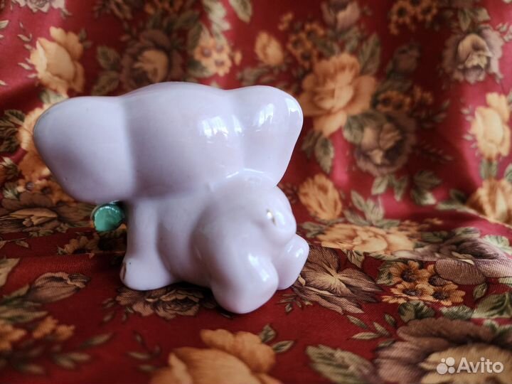 Статуэтка фарфор розовый слоник