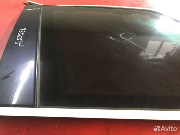 Стекло кузовное глухое левое VW Touareg 7L