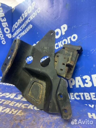 Кронштейн бачка гура. Scania P094Cb6X4Hz260