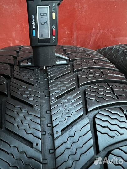 Michelin X-Ice XI3 235/45 R18 98H