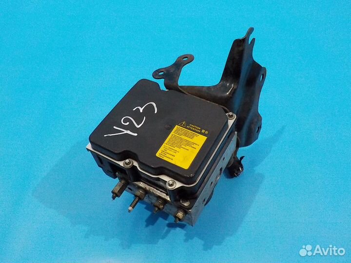 Блок ABS toyota Avensis 3 (T270) 2009-2018