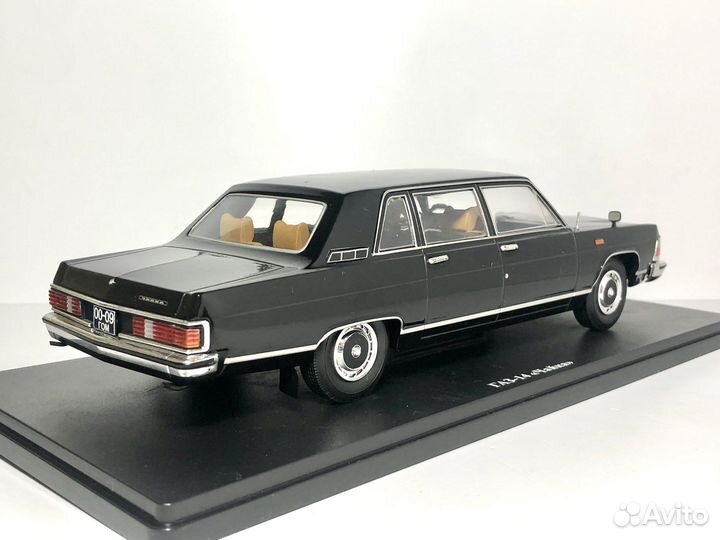 Модель автомобиля Газ 14 чайка 1:24 лса