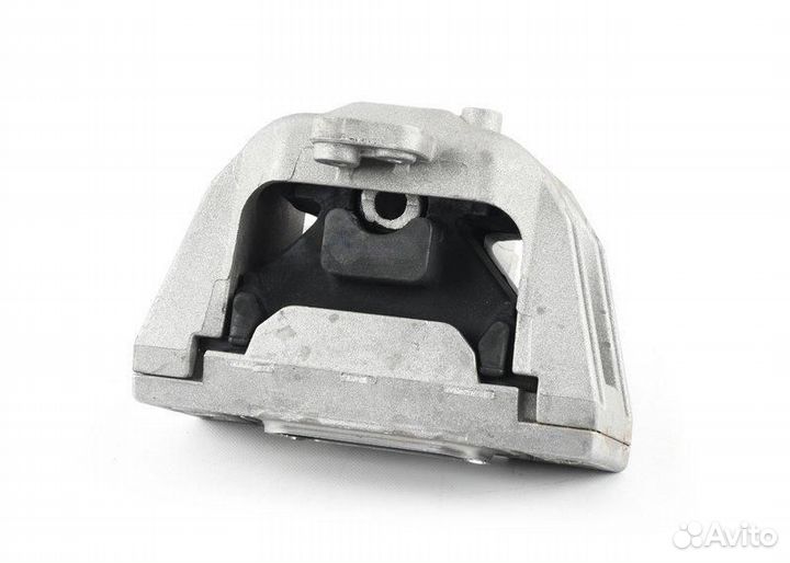 Опора двигателя перед правая VAG