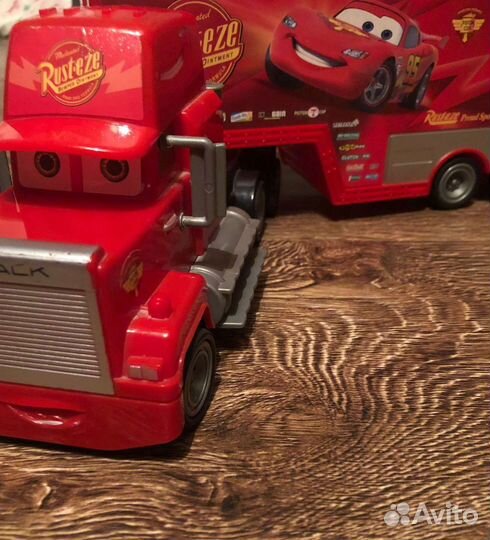 Молния Маквин и Мак тачки