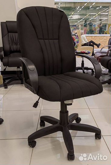 Офисное кресло