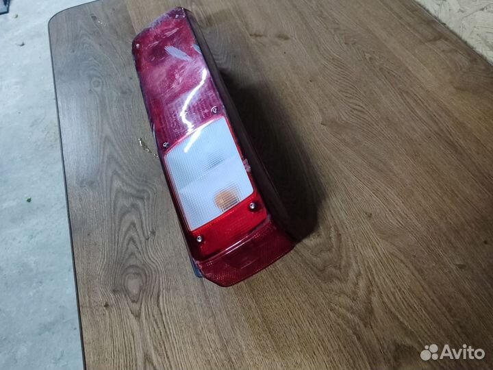 Задний фонарь правый