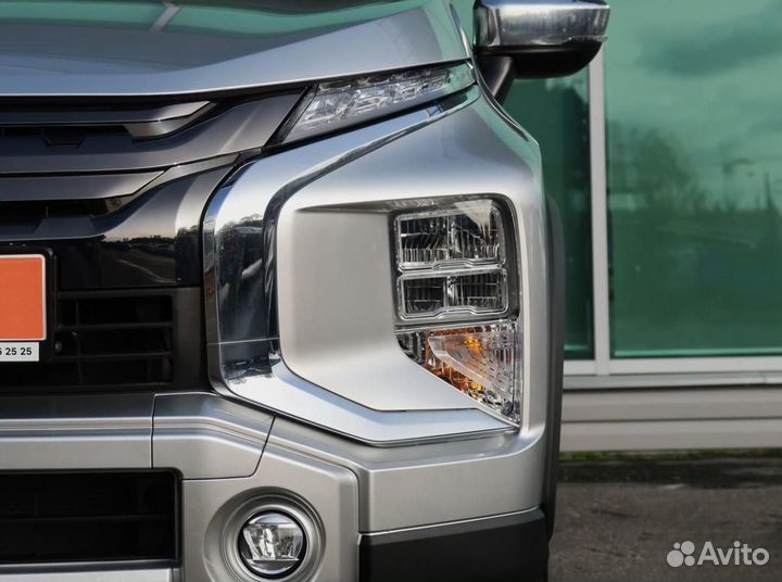Mitsubishi Xpander Cross 1.5 AT, 2023, 15 км