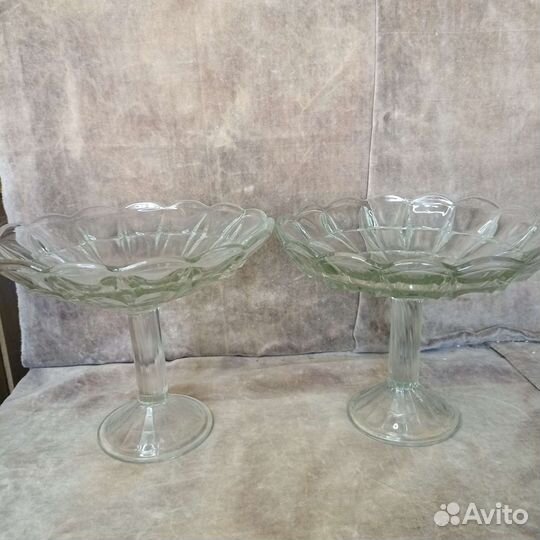 Старинная ваза для фруктов