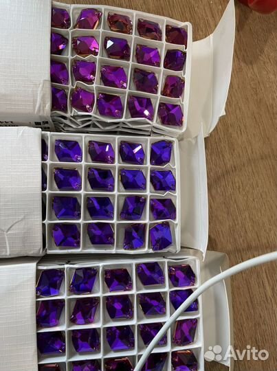 Расклейка стразами