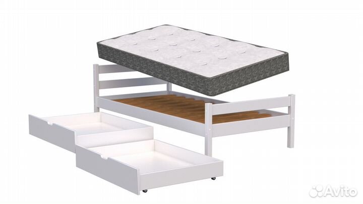 Детская кровать из массива