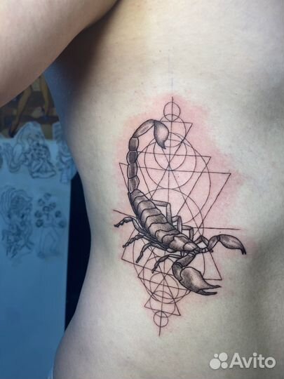 Модель на эскизы тату