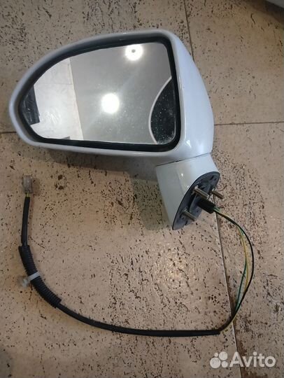 Зеркало левое