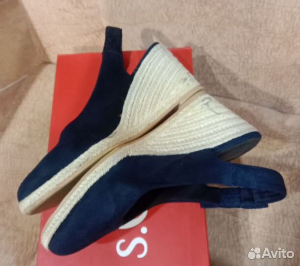 Продаю босоножки