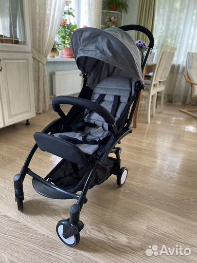 Прогулочная коляска новая