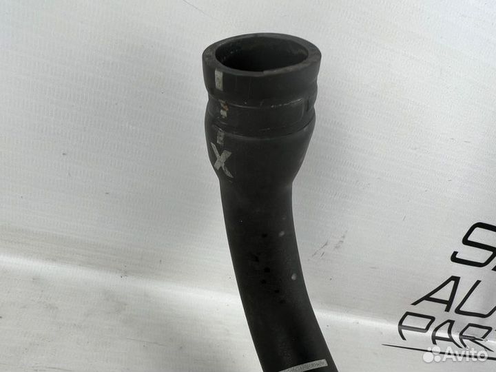 Патрубок системы охлождения Ford Focus 3 CB8 1.6L