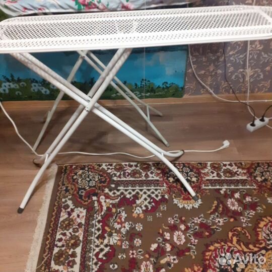 Гладильная доска с розеткой