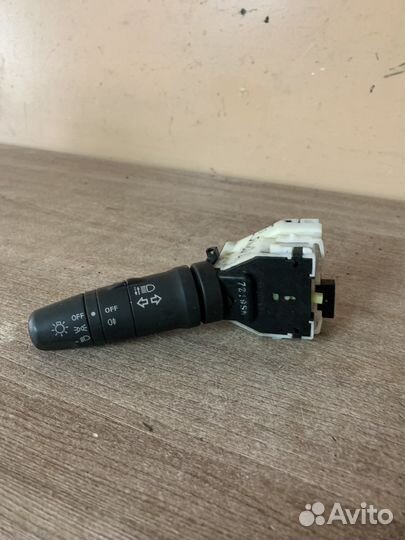 Переключатель поворотов Тиида