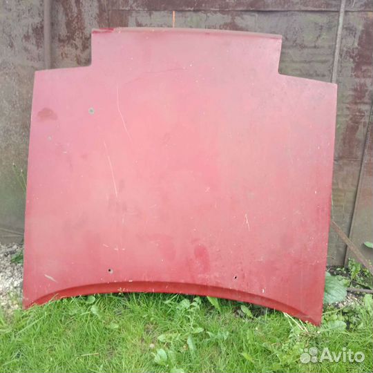 Капот вроде с Toyota Celica, 1987 г. точно не знаю